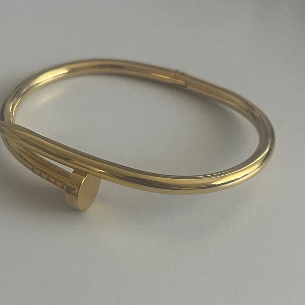 Sophisticated Gold Nail Design Bracelet
